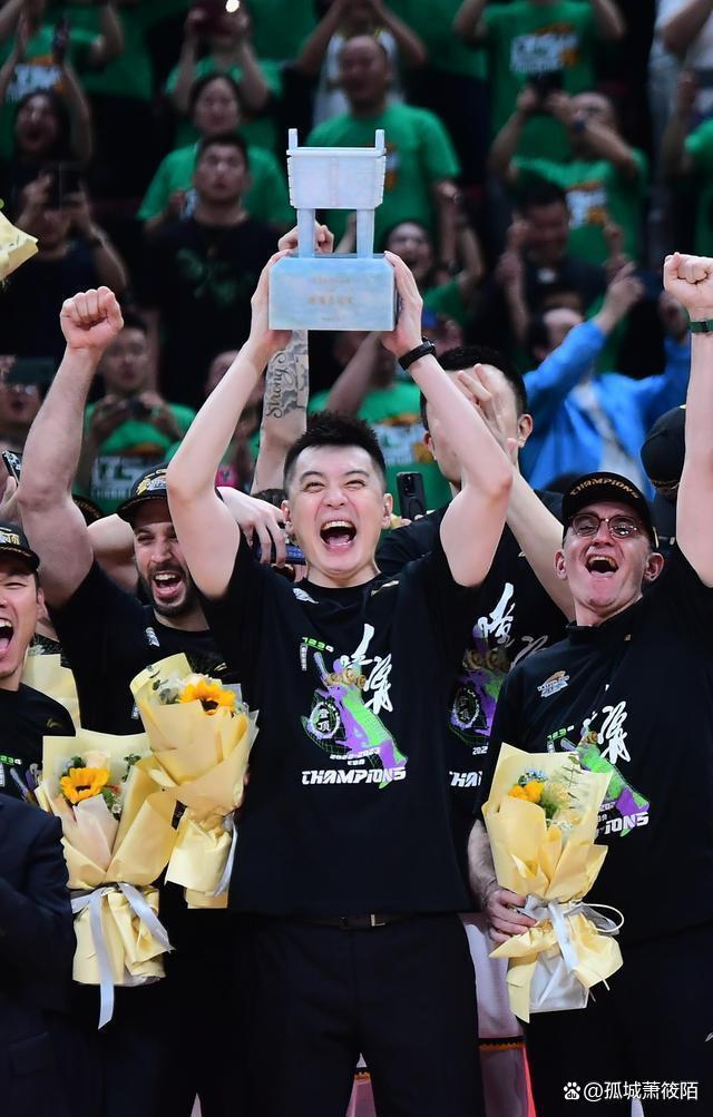 关于欧篮联赛程吃紧，托特纳姆冲刺阶段单刀错失，球迷炸锅，团队化学反应显著的信息